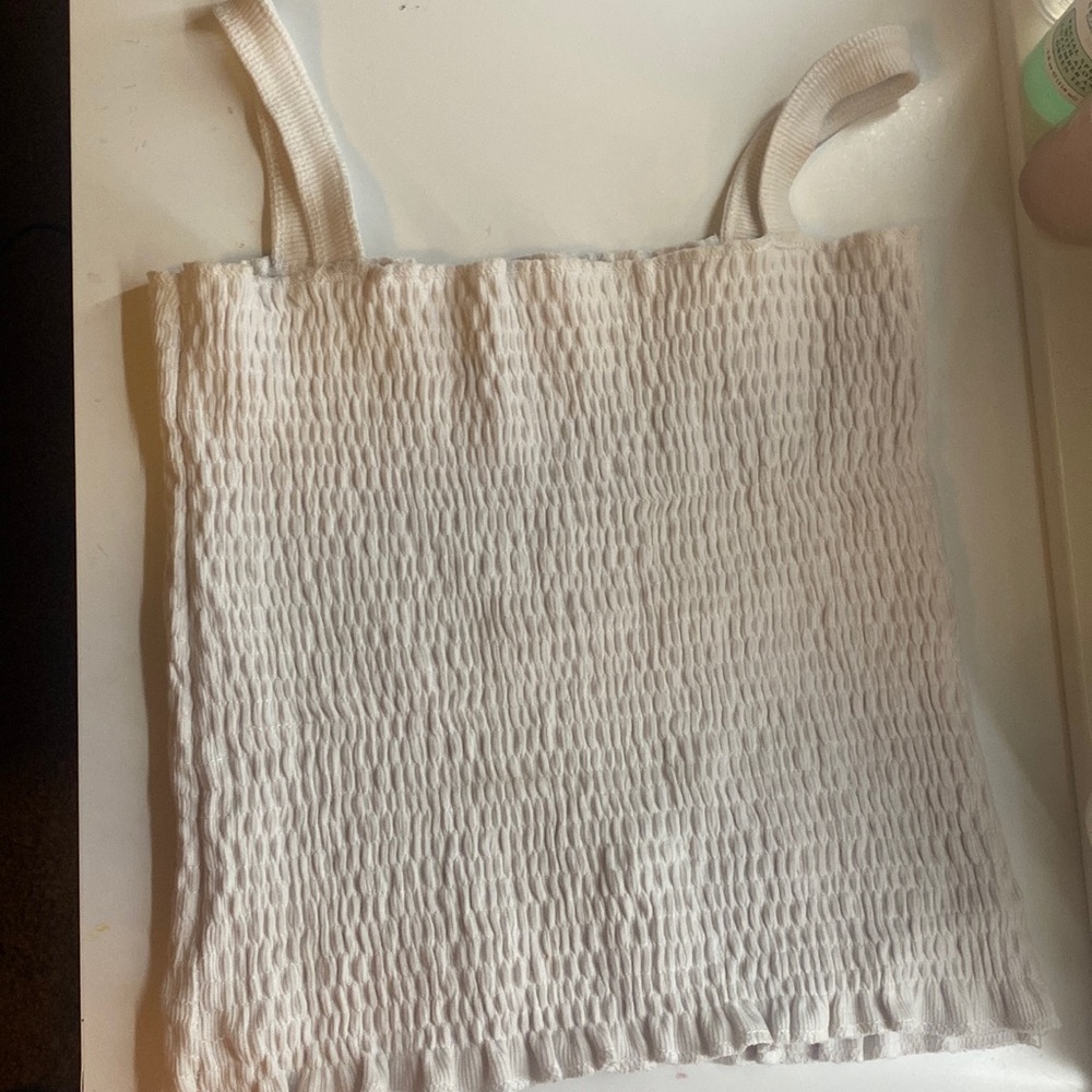 Vintage Havana white ruffled tank top! Size L. Only worn 2 times!!